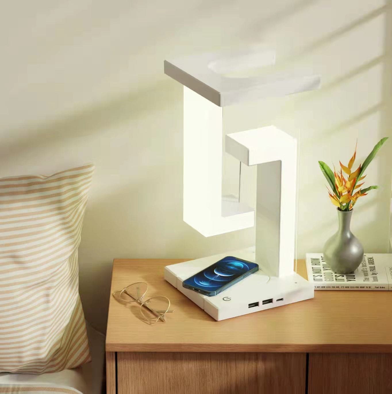 Creative Wireless Charging Lamp